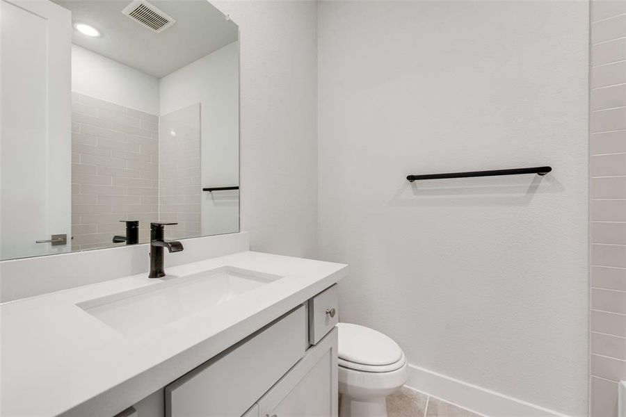Furnished interior view inside a new home in Collin Creek, Plano (Image 14).