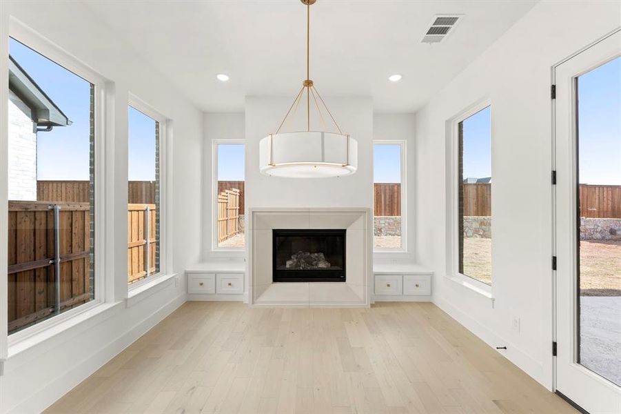 28. 3728 Meander - Hearth