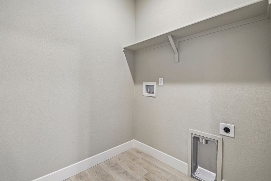 Spacious, unfurnished interior of a new home in Country Club Reserve – Fort Collins, Fort Collins (Image 31).