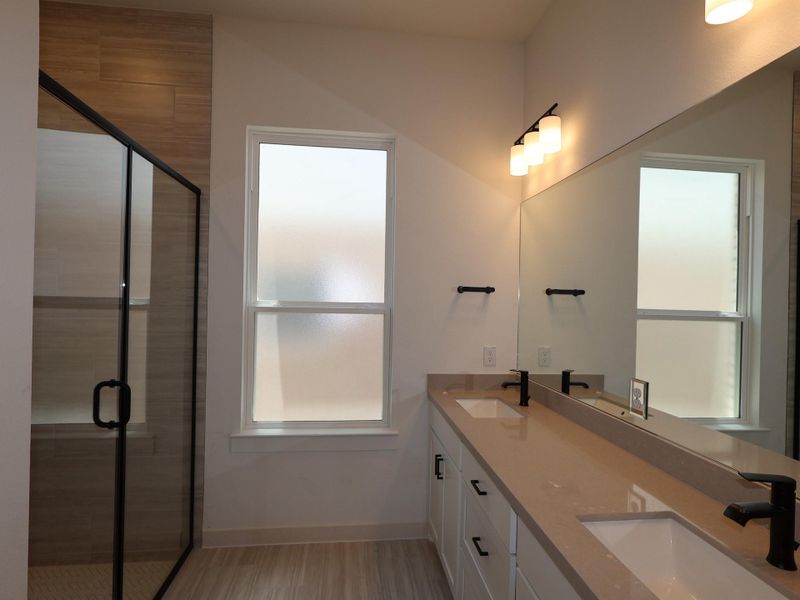 Furnished interior view inside a new home in Edgewood, Leander (Image 9).