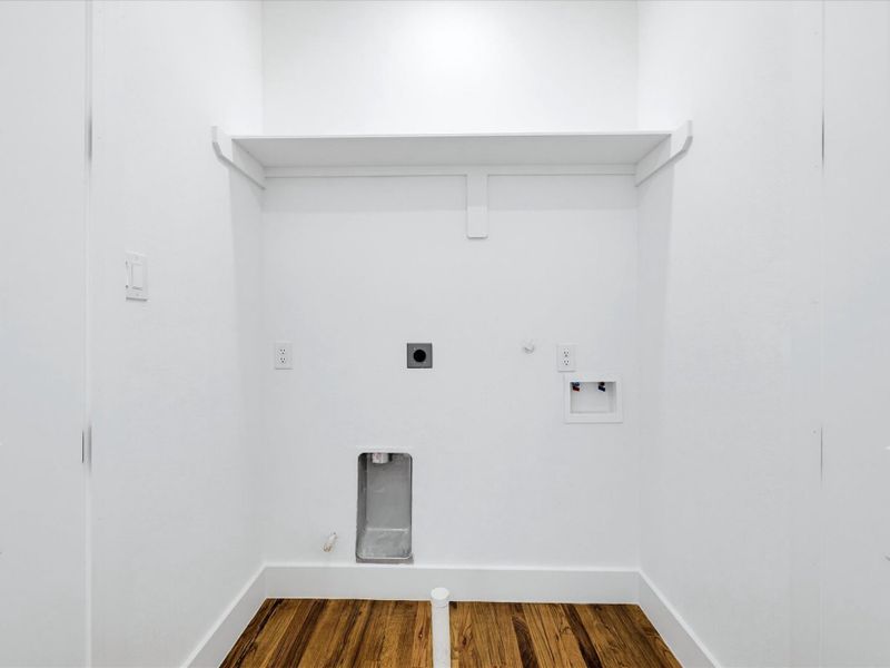 Spacious, unfurnished interior of a new home in , Houston (Image 31).