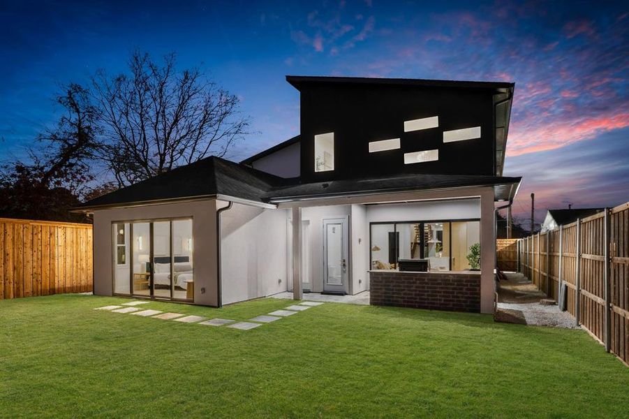 Exterior details and patio area of a home in , Dallas (Image 3).