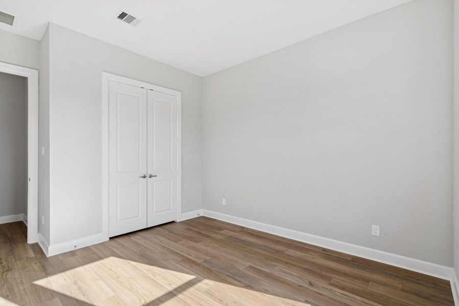Spacious, unfurnished interior of a new home in Kresston - Enclave Collection, Magnolia (Image 22).