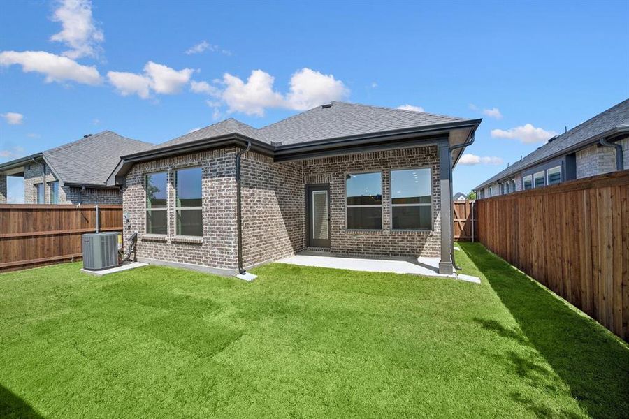 Front exterior of a new home in Creekshaw – Gardens, Royse City, TX, highlighting curb appeal (Image 1). Front exterior of a new home in Creekshaw – Gardens, Royse City, TX, highlighting curb appeal (Image 1).