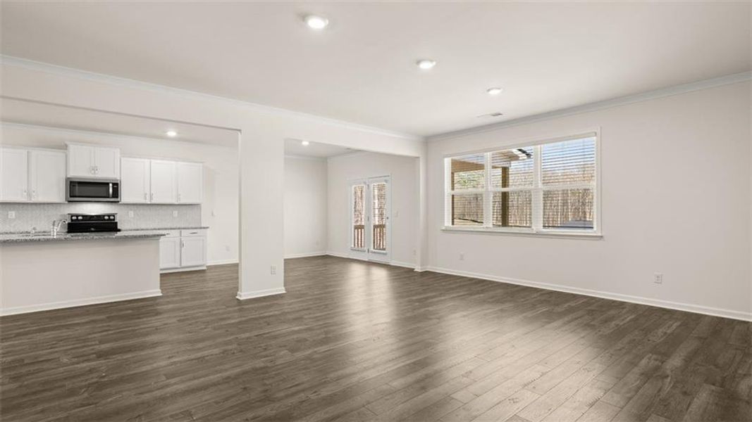 Spacious, unfurnished interior of a new home in Kingston Ranch at Lake Oconee, Buckhead (Image 33).