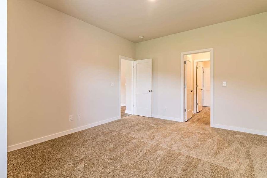 Spacious, unfurnished interior of a new home in Southern Hills, McDonough (Image 25).