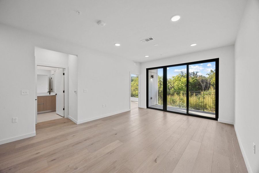 Spacious, unfurnished interior of a new home in One Oak, Austin (Image 11). Spacious, unfurnished interior of a new home in One Oak, Austin (Image 11).