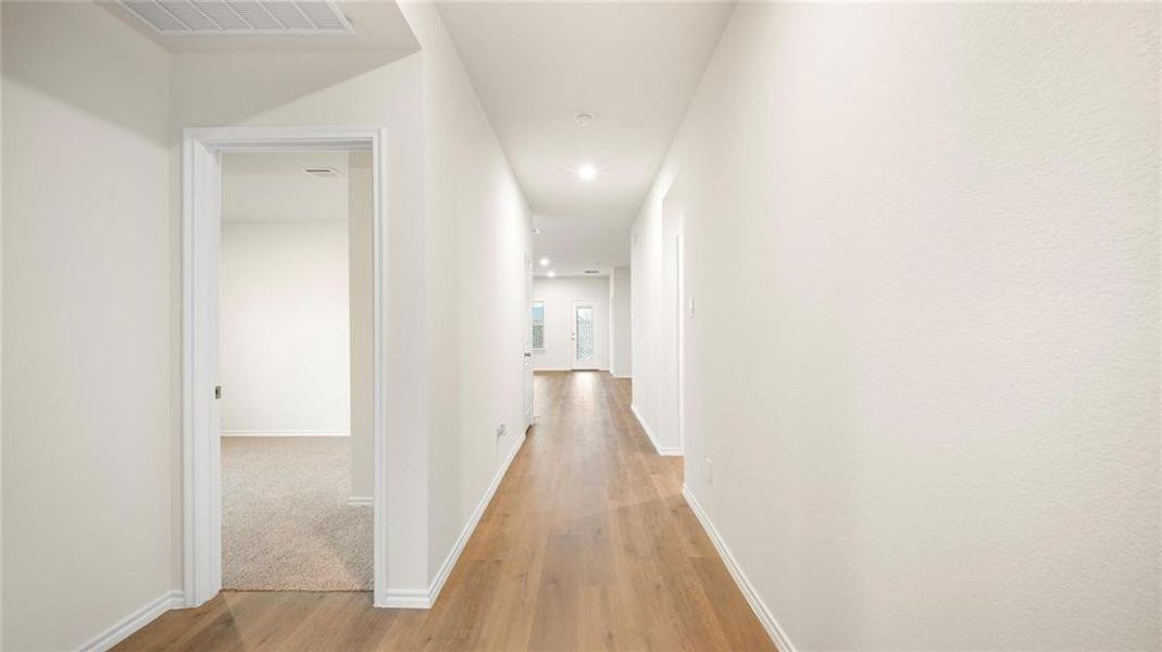 Spacious, unfurnished interior of a new home in Prairie Creek Estates, Kaufman (Image 7).