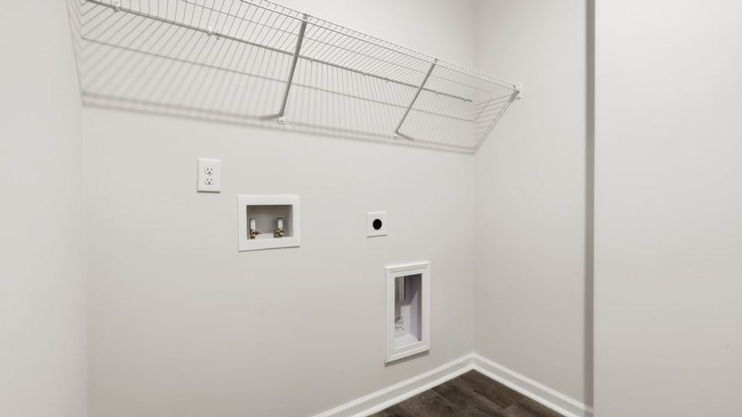 Spacious, unfurnished interior of a new home in Blue Ridge Trail, Fountain Inn (Image 36).
