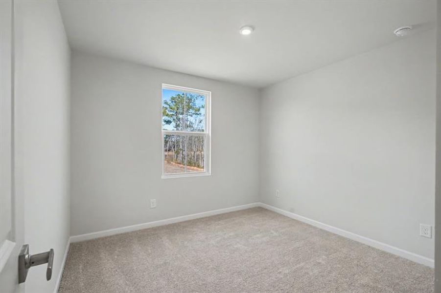 Spacious, unfurnished interior of a new home in Sterling Oaks, Ash (Image 17).