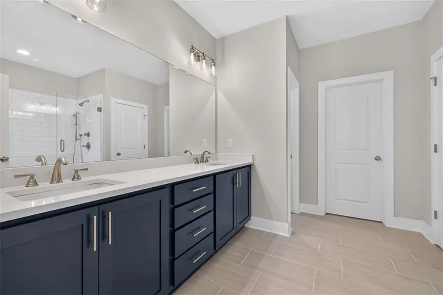 Furnished interior view inside a new home in , Gainesville (Image 6).