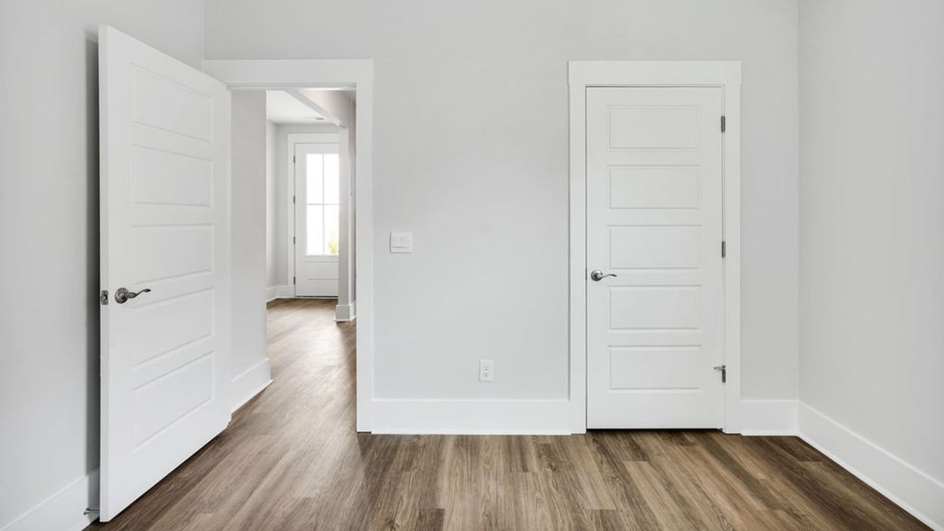 Spacious, unfurnished interior of a new home in Rolling Hills, Bolivia (Image 19).