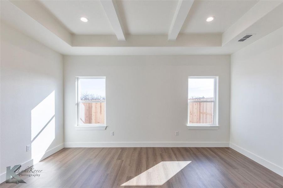 Spacious, unfurnished interior of a new home in , Abilene (Image 18).