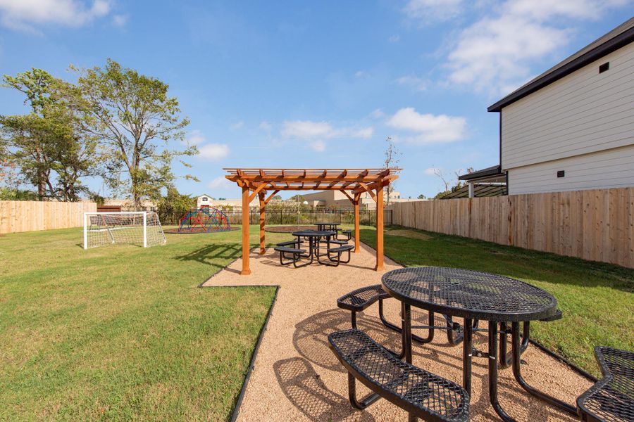 Community amenities in Bammel Oaks, Houston (Image 29).