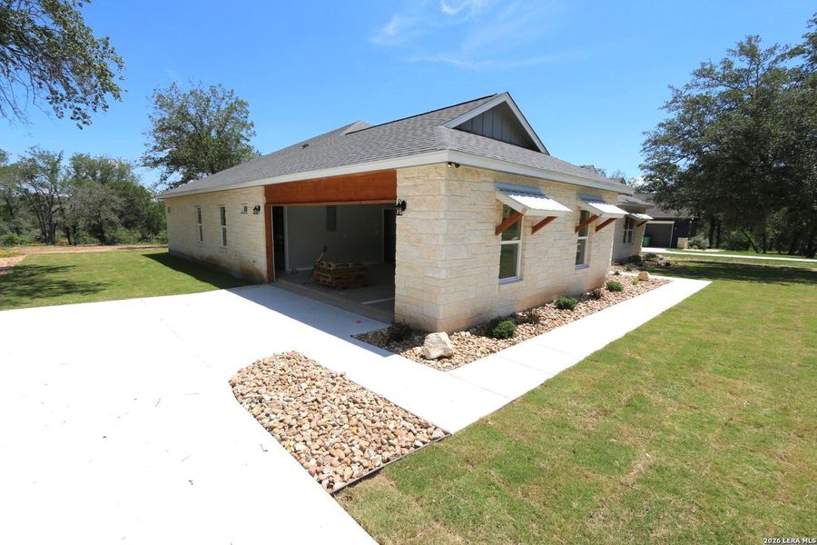 Image 33 of a home in .