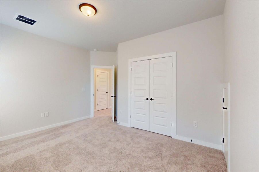 Spacious, unfurnished interior of a new home in Cedar Brook, Leander (Image 23).