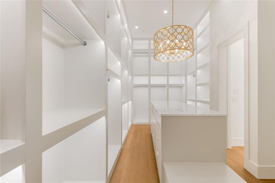 Spacious, unfurnished interior of a new home in , Dallas (Image 18).