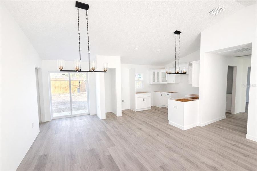 Spacious, unfurnished interior of a new home in , Ocala (Image 11).