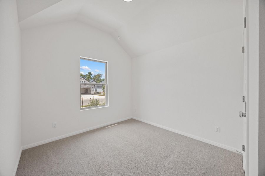 Spacious, unfurnished interior of a new home in Trinity Ranch, Elgin (Image 29).