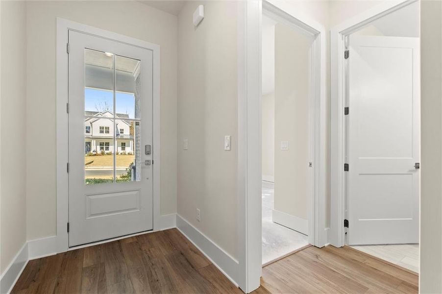 Spacious, unfurnished interior of a new home in Hillgrove Preserve, Powder Springs (Image 17).