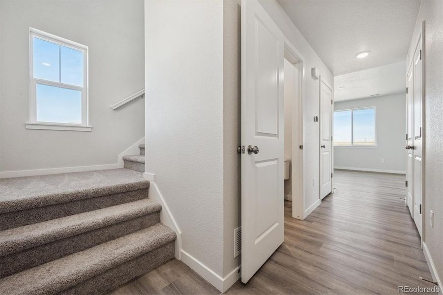Spacious, unfurnished interior of a new home in The Aurora Highlands, Aurora (Image 14).