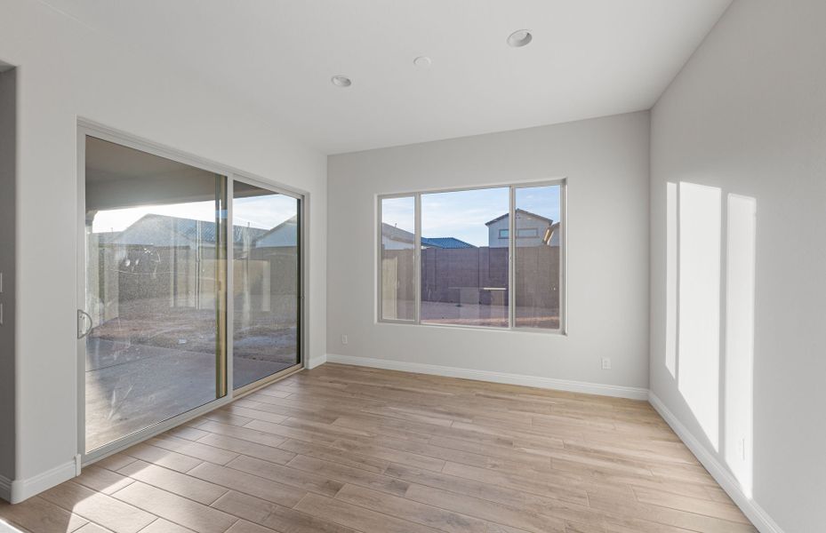 Spacious, unfurnished interior of a new home in Artisan at Asante, Surprise (Image 32).