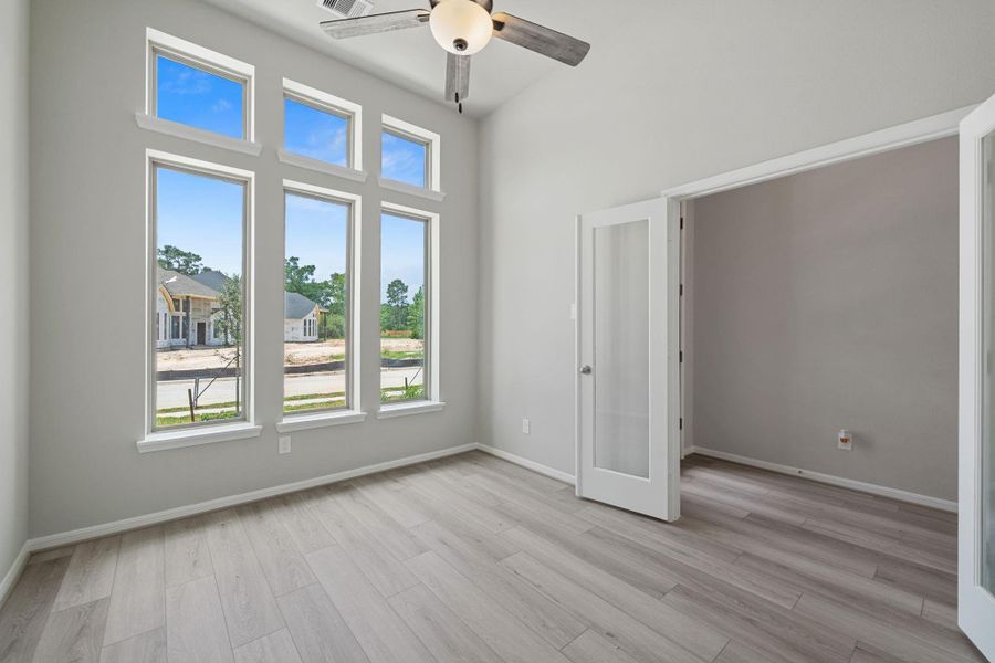 Spacious, unfurnished interior of a new home in The Meadows at Imperial Oaks 60', Conroe (Image 15). Spacious, unfurnished interior of a new home in The Meadows at Imperial Oaks 60', Conroe (Image 15).