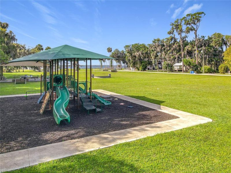 Community amenities in , Enterprise (Image 51).