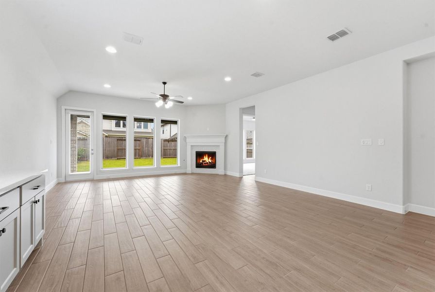 Spacious, unfurnished interior of a new home in Riceland, Mont Belvieu (Image 29). Spacious, unfurnished interior of a new home in Riceland, Mont Belvieu (Image 29).