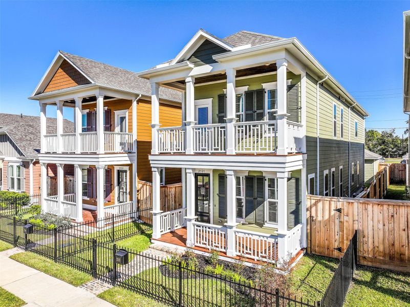 Front exterior of a new home in Pearland Old Townsite, Pearland, TX, highlighting curb appeal (Image 1).