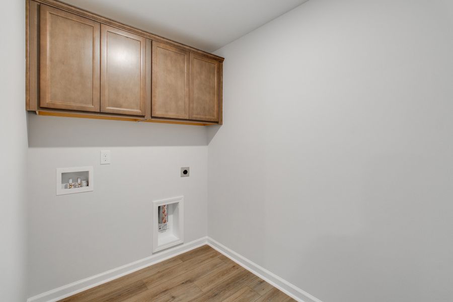 Spacious, unfurnished interior of a new home in Ellington, Elgin (Image 30).
