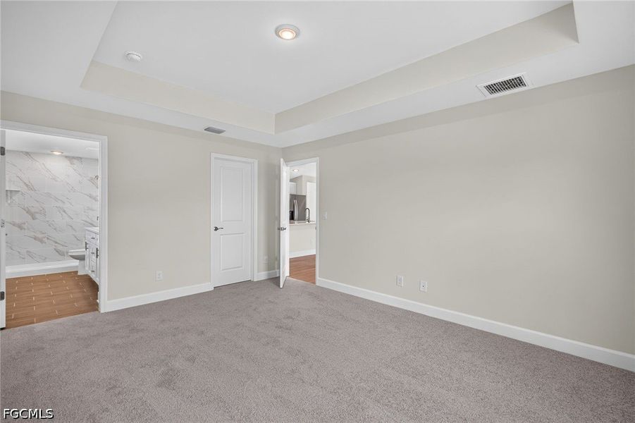 Spacious, unfurnished interior of a new home in Cape Coral, Cape Coral (Image 27). Spacious, unfurnished interior of a new home in Cape Coral, Cape Coral (Image 27).