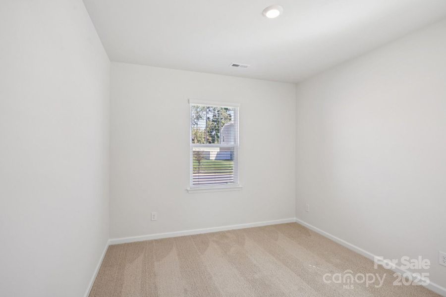 Spacious, unfurnished interior of a new home in Nolen Farm, Gastonia (Image 17).