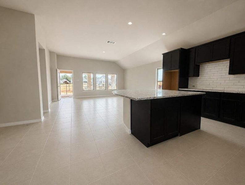 Spacious, unfurnished interior of a new home in Escondido, Magnolia (Image 5).