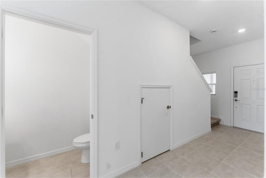 Spacious, unfurnished interior of a new home in , Kissimmee (Image 13).