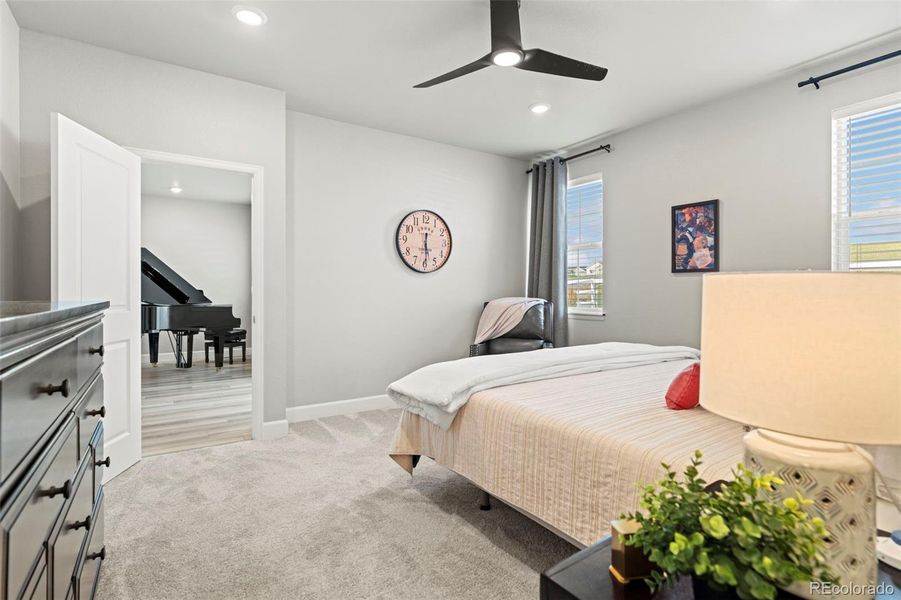 Furnished interior view inside a new home in Murphy Creek, Aurora (Image 9).