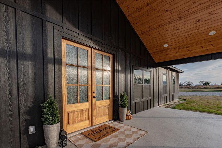 Exterior details and patio area of a home in , Wills Point (Image 19).
