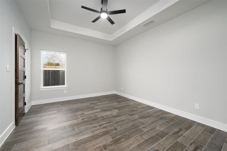 Spacious, unfurnished interior of a new home in , Whitewright (Image 22).