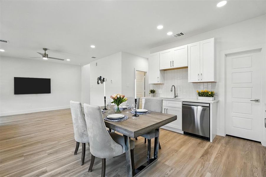 Furnished interior view inside a new home in , Grand Prairie (Image 4).