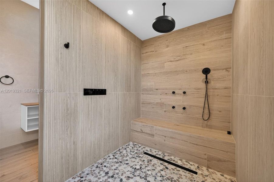 Close-up of interior finishes inside a home in , Southwest Ranches (Image 18).