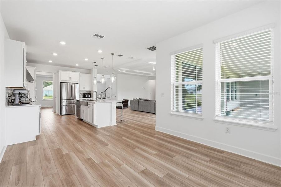 Spacious, unfurnished interior of a new home in , Plant City (Image 39).