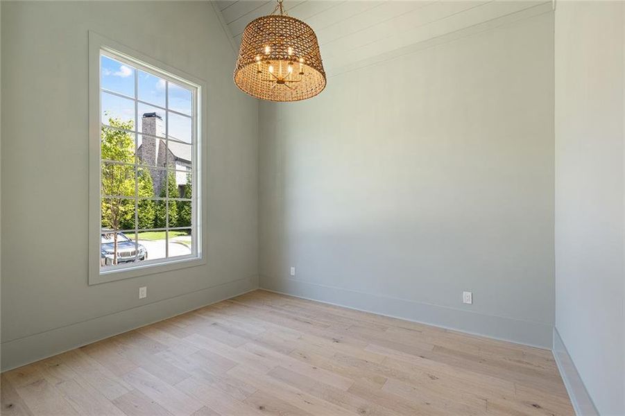Spacious, unfurnished interior of a new home in , Brookhaven (Image 31).