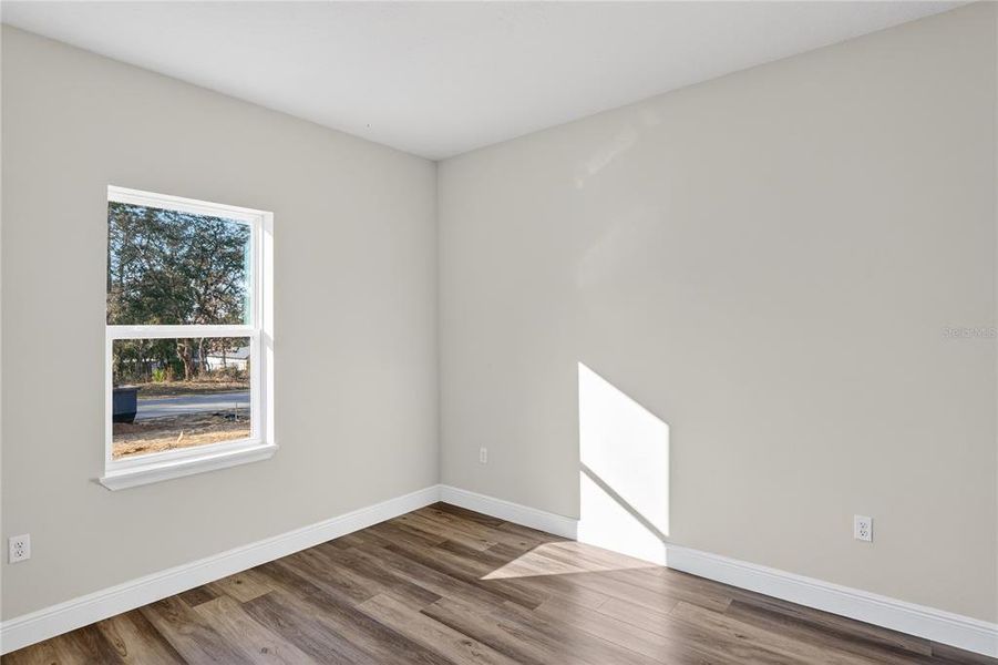 Spacious, unfurnished interior of a new home in , Citrus Springs (Image 16).