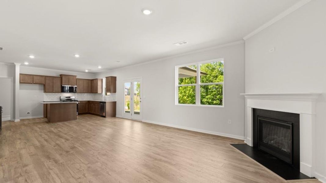 Spacious, unfurnished interior of a new home in Falcon Landing, Gainesville (Image 24).
