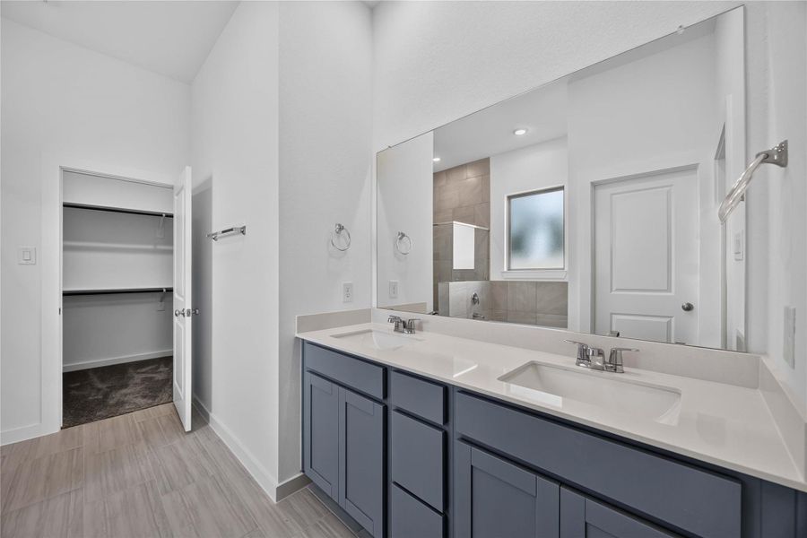 Furnished interior view inside a new home in La Segarra 40', Brookshire (Image 6).