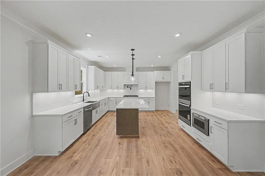 Furnished interior view inside a new home in , Kennesaw (Image 19).