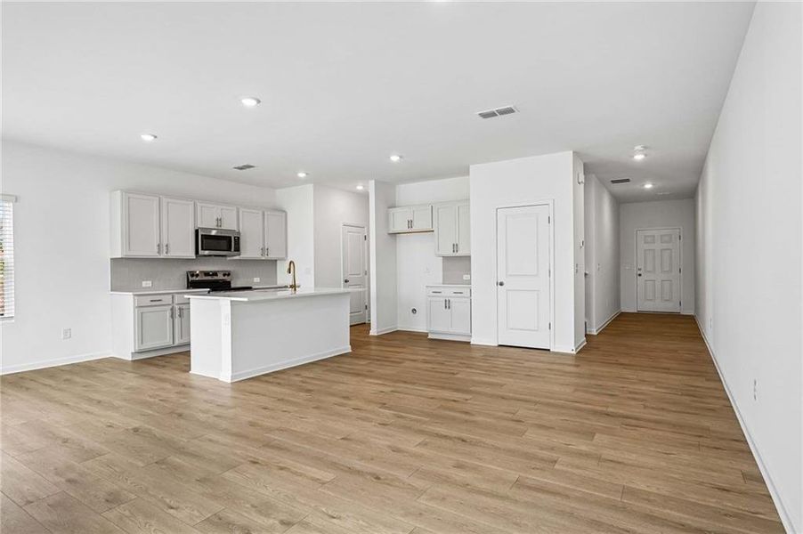 Spacious, unfurnished interior of a new home in Leydenview, Mableton (Image 16). Spacious, unfurnished interior of a new home in Leydenview, Mableton (Image 16).