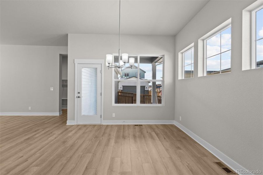 Spacious, unfurnished interior of a new home in , Aurora (Image 30).