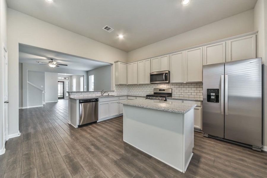 Furnished interior view inside a new home in Montgomery Ridge: Landmark Collection, Montgomery (Image 11).