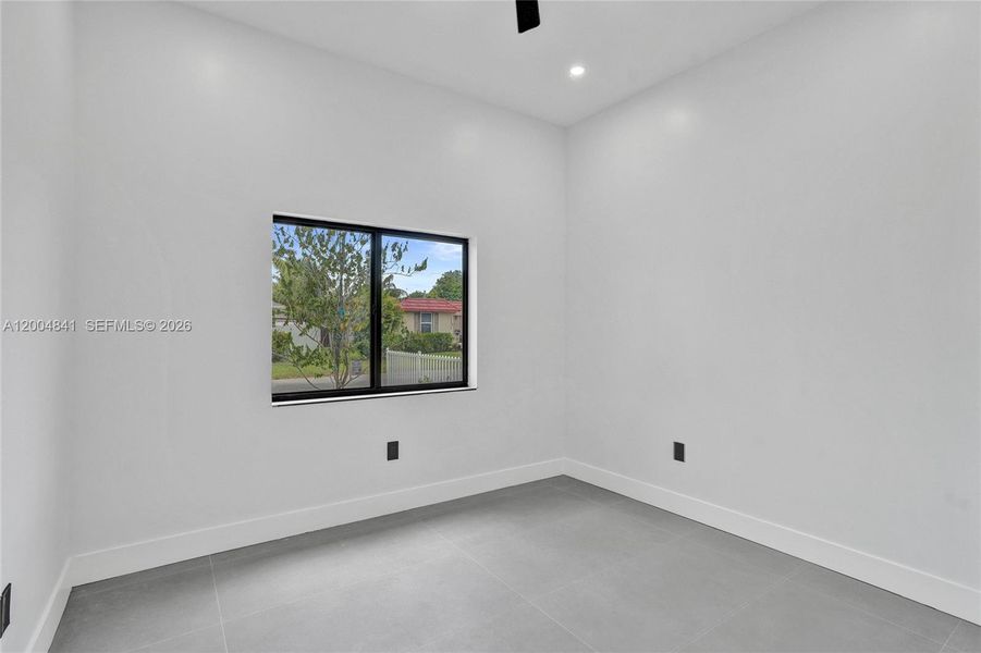 Spacious, unfurnished interior of a new home in , Miramar (Image 16).